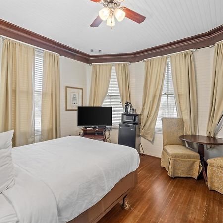 Coombs Inn & Suites أبالاتشيكولا المظهر الخارجي الصورة
