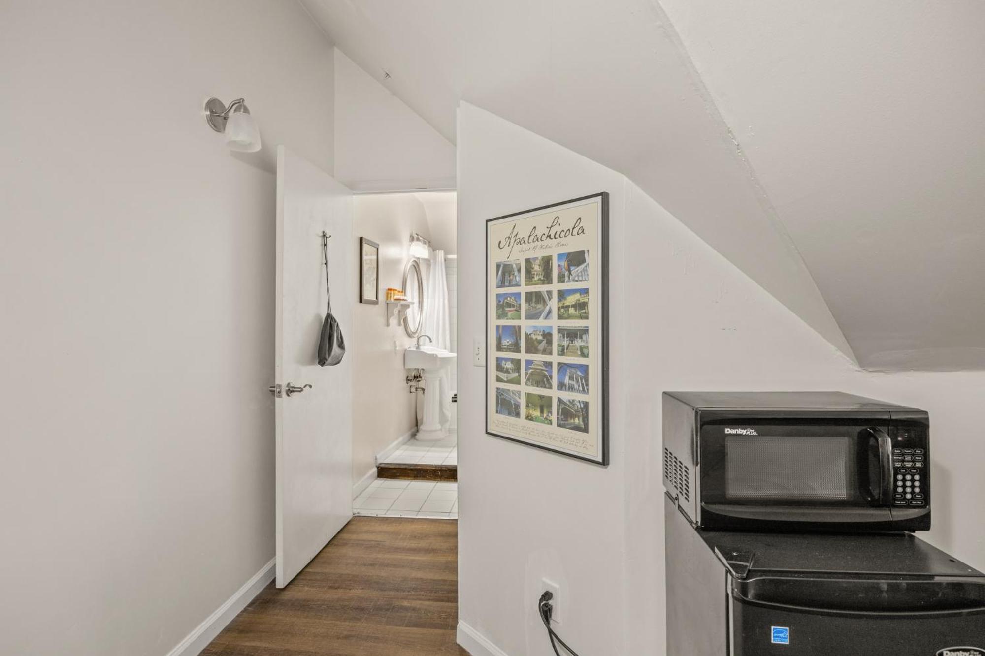 Coombs Inn & Suites أبالاتشيكولا المظهر الخارجي الصورة