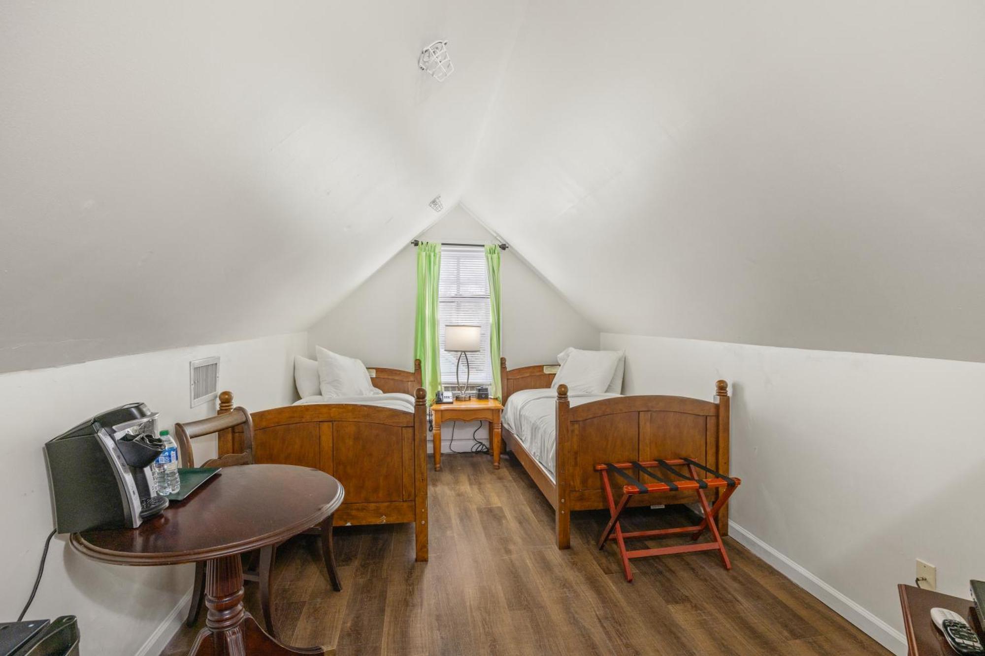 Coombs Inn & Suites أبالاتشيكولا المظهر الخارجي الصورة