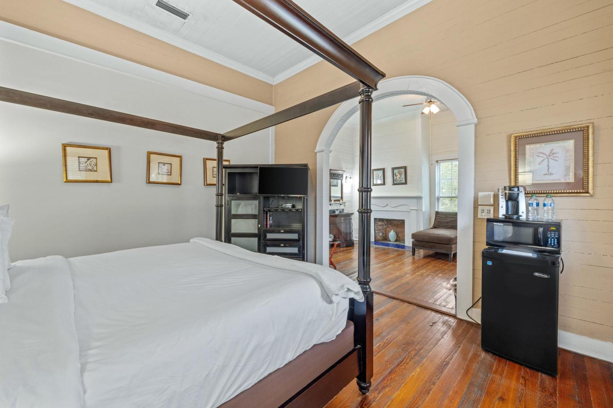 Coombs Inn & Suites أبالاتشيكولا المظهر الخارجي الصورة