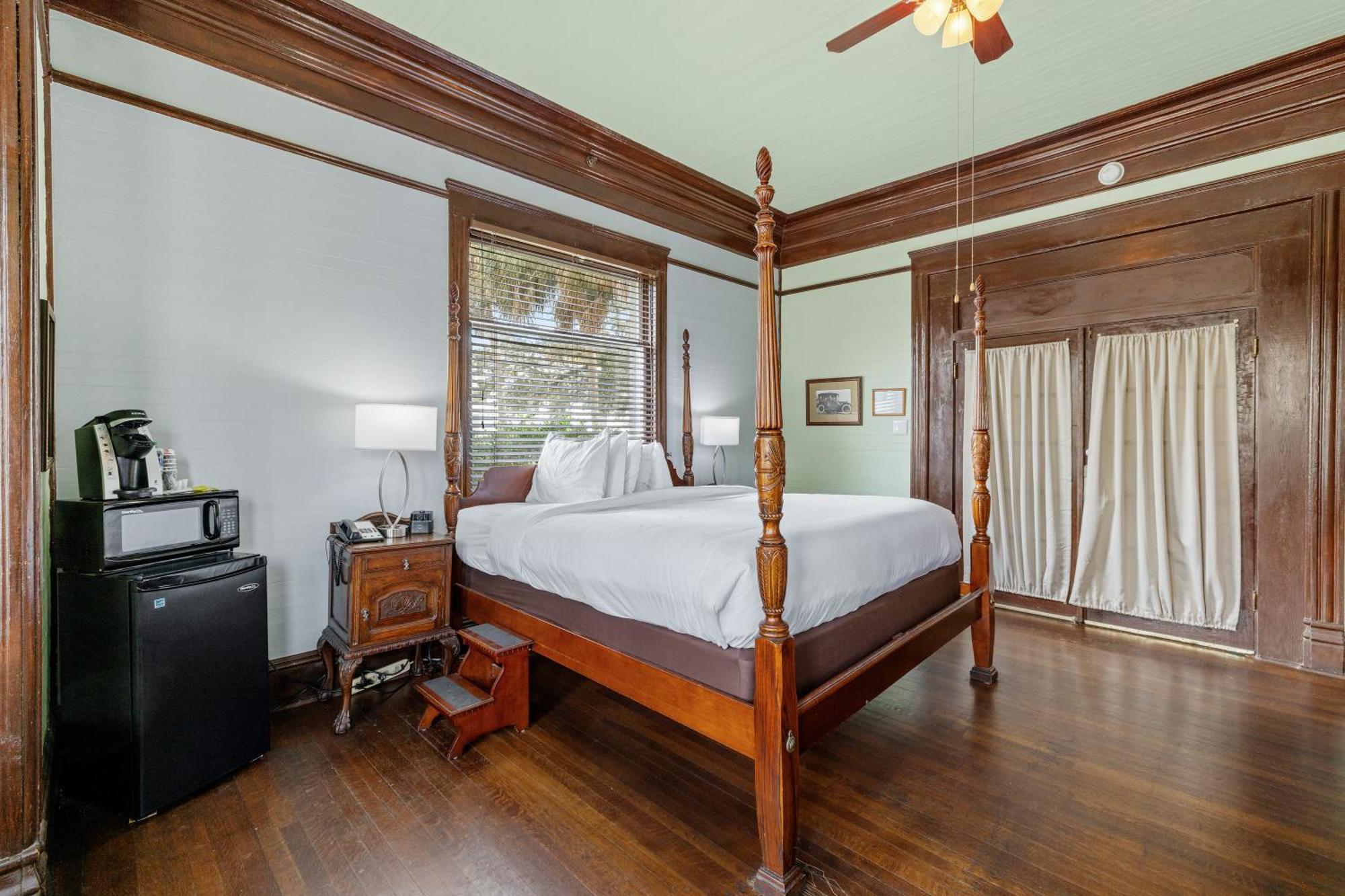 Coombs Inn & Suites أبالاتشيكولا المظهر الخارجي الصورة
