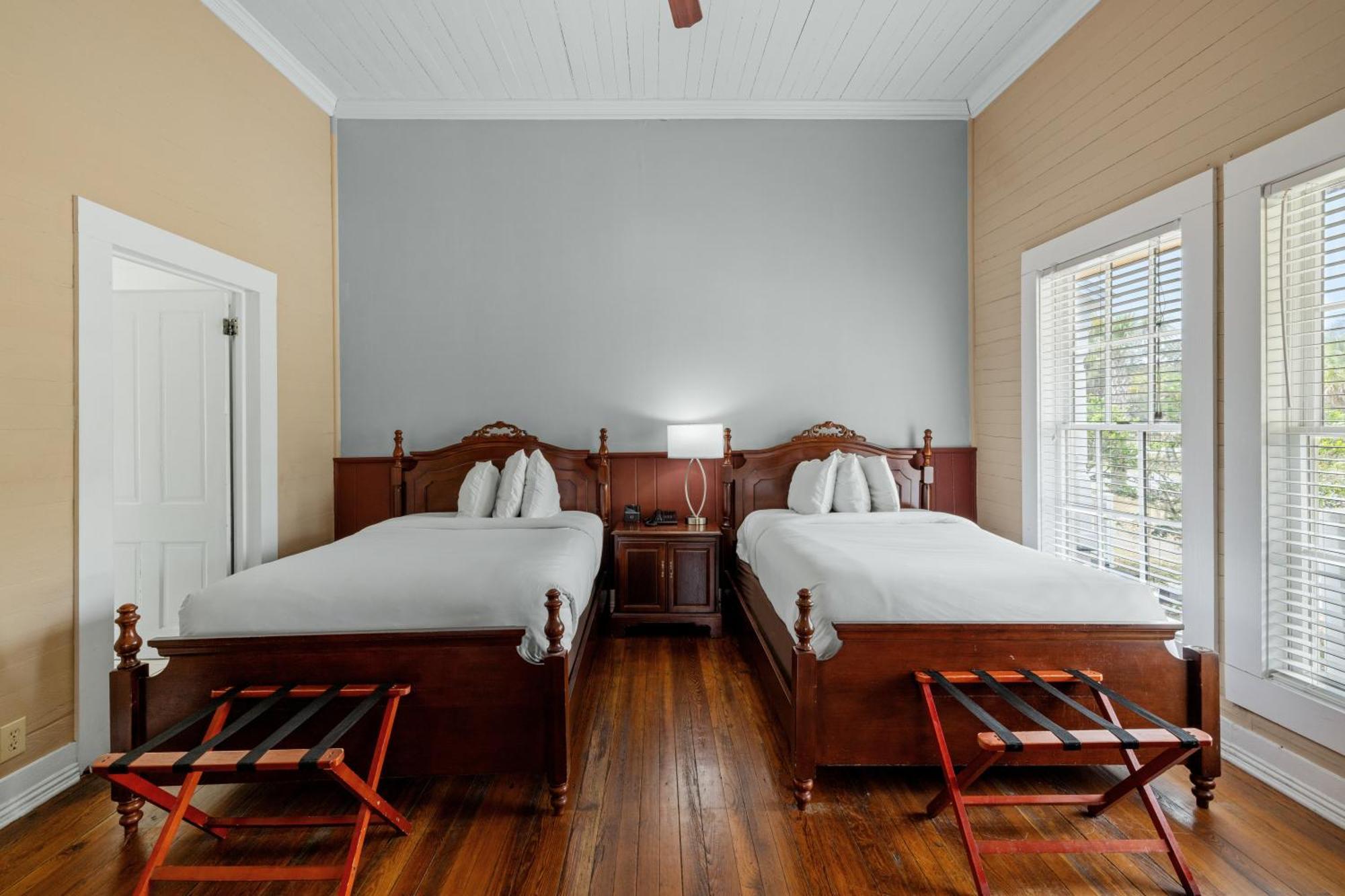 Coombs Inn & Suites أبالاتشيكولا المظهر الخارجي الصورة
