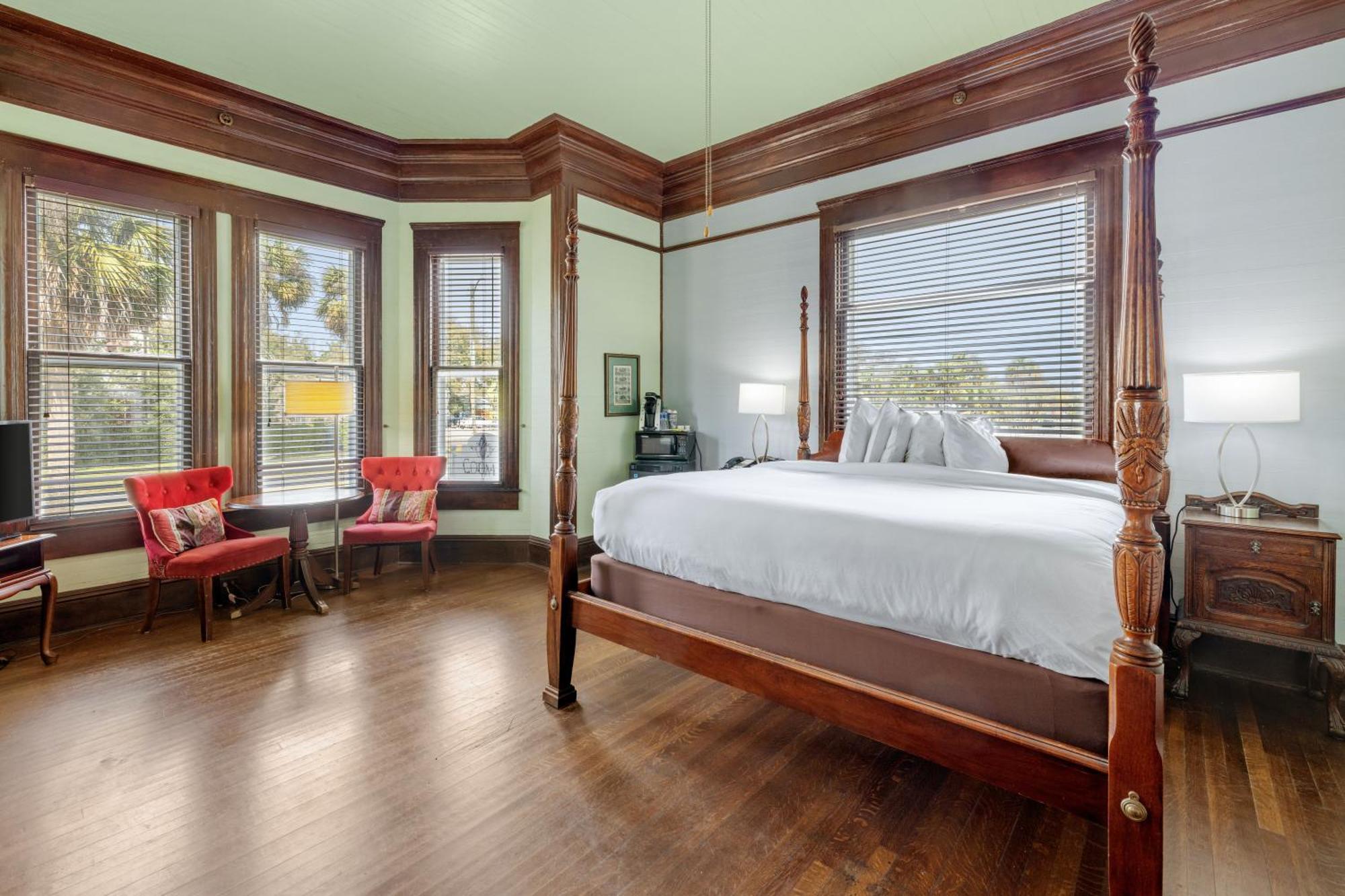 Coombs Inn & Suites أبالاتشيكولا المظهر الخارجي الصورة