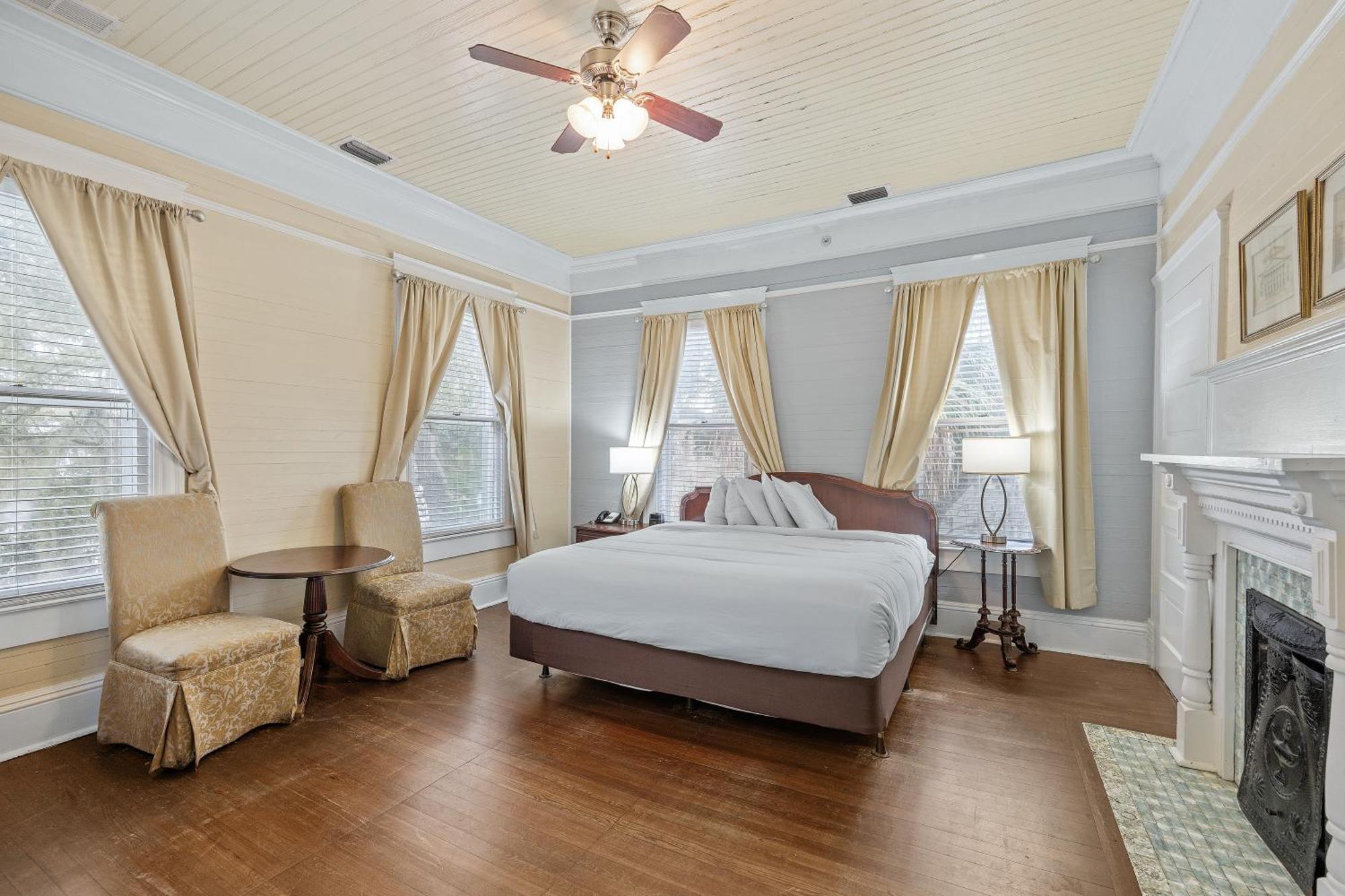 Coombs Inn & Suites أبالاتشيكولا المظهر الخارجي الصورة